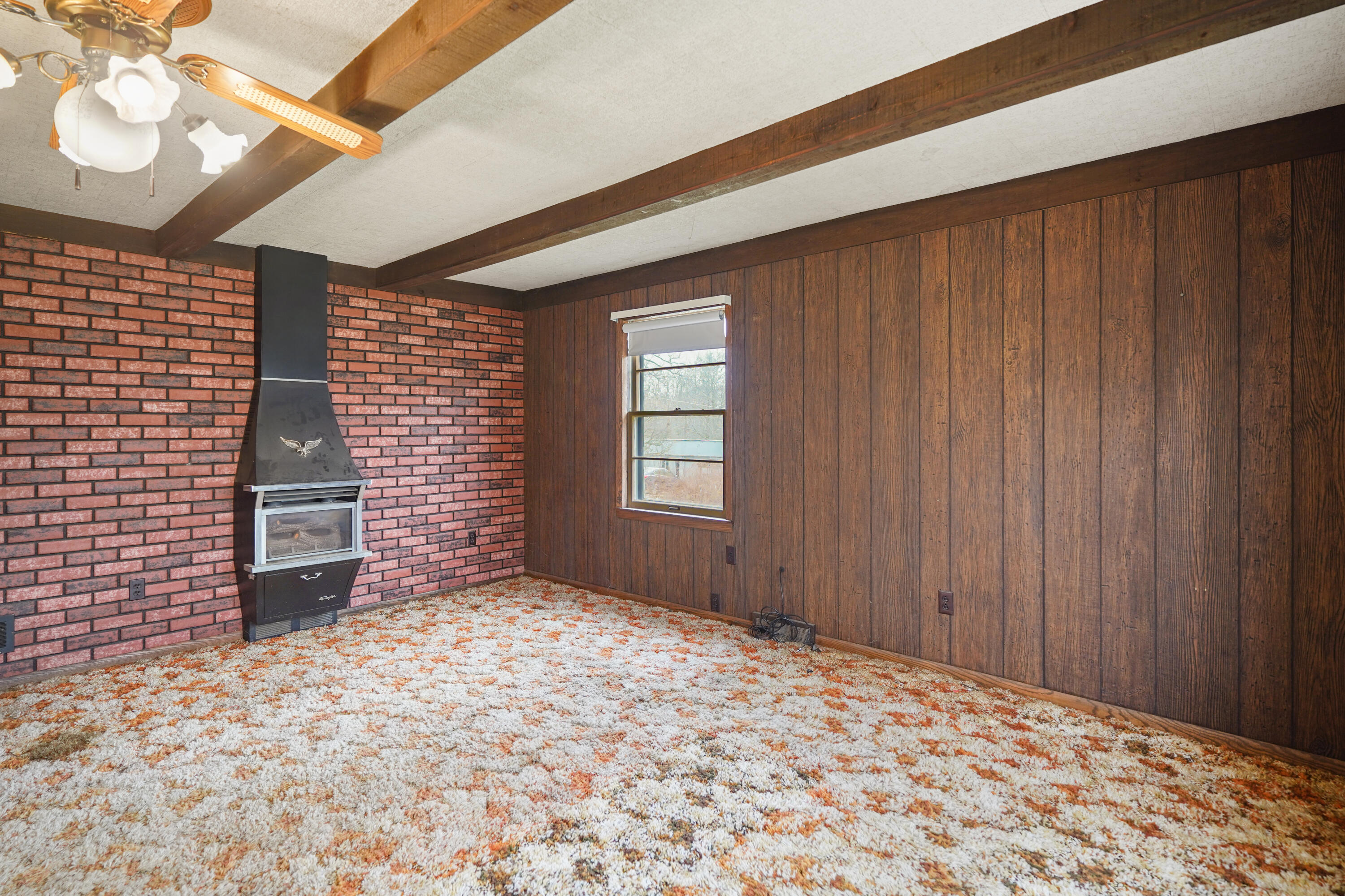 2844 Cozy Acre Road Mount Pleasant, WI 53406 - Photo 16 of 34 Living Room