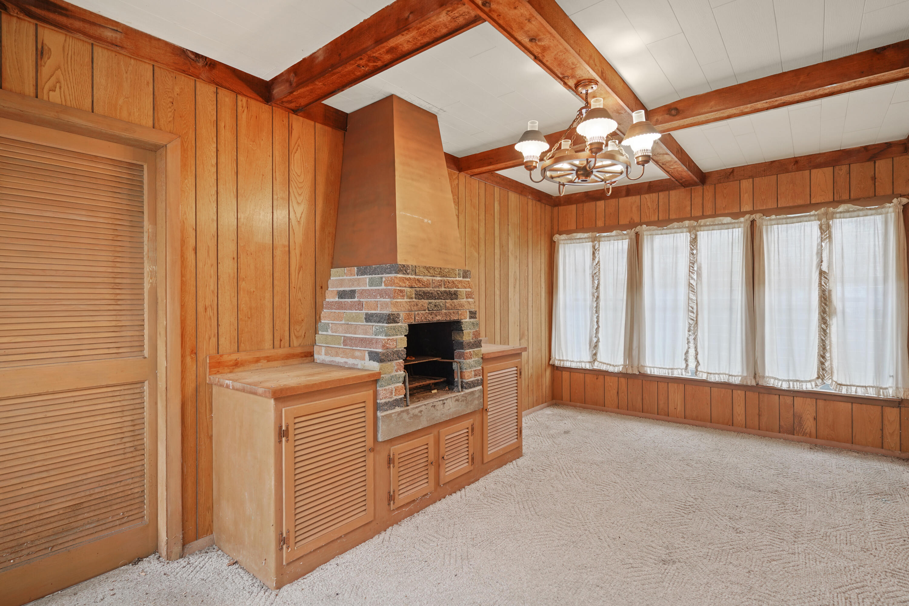 2844 Cozy Acre Road Mount Pleasant, WI 53406 - Photo 18 of 34 Breezeway