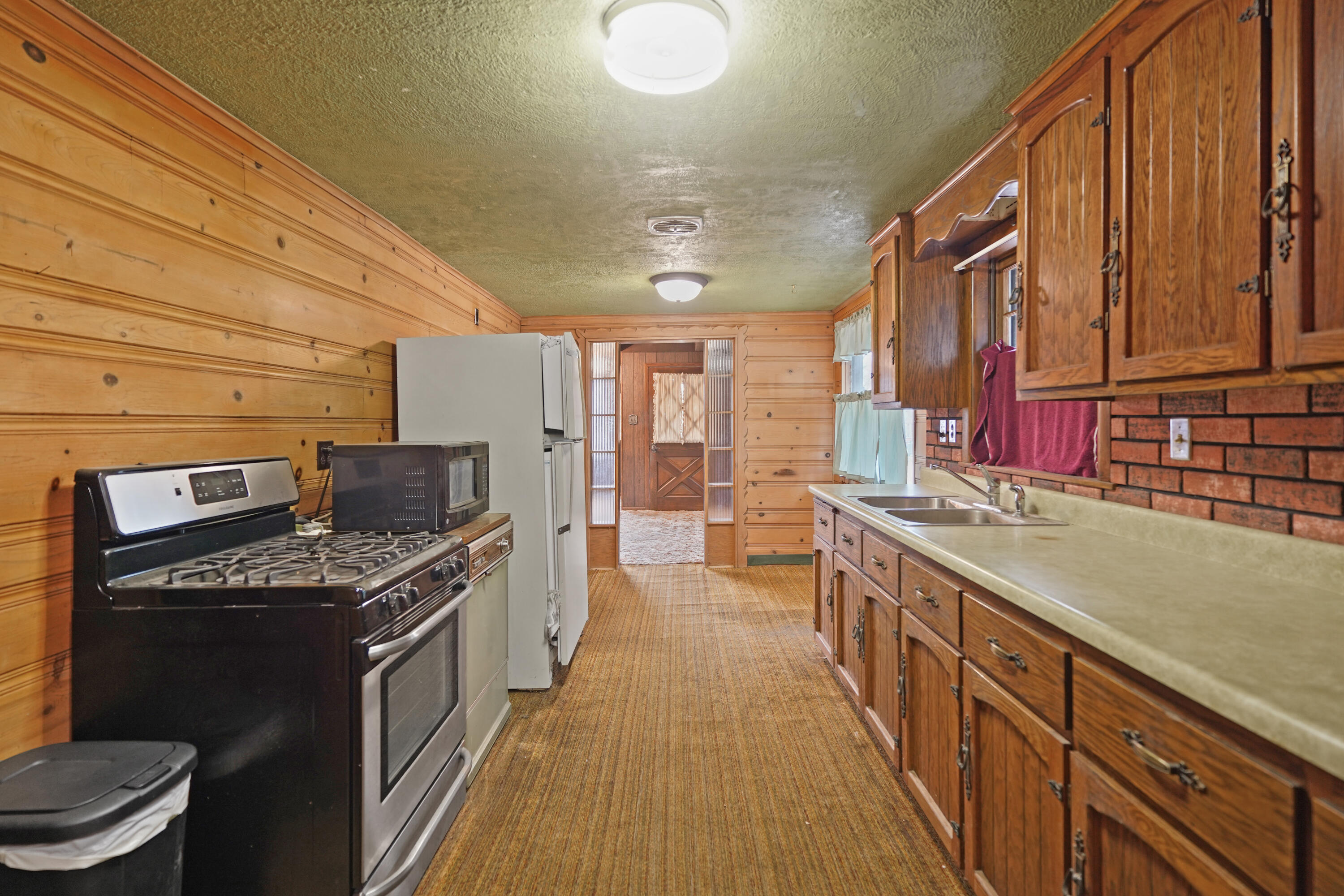 2844 Cozy Acre Road Mount Pleasant, WI 53406 - Photo 4 of 34 Kitchen/Dining