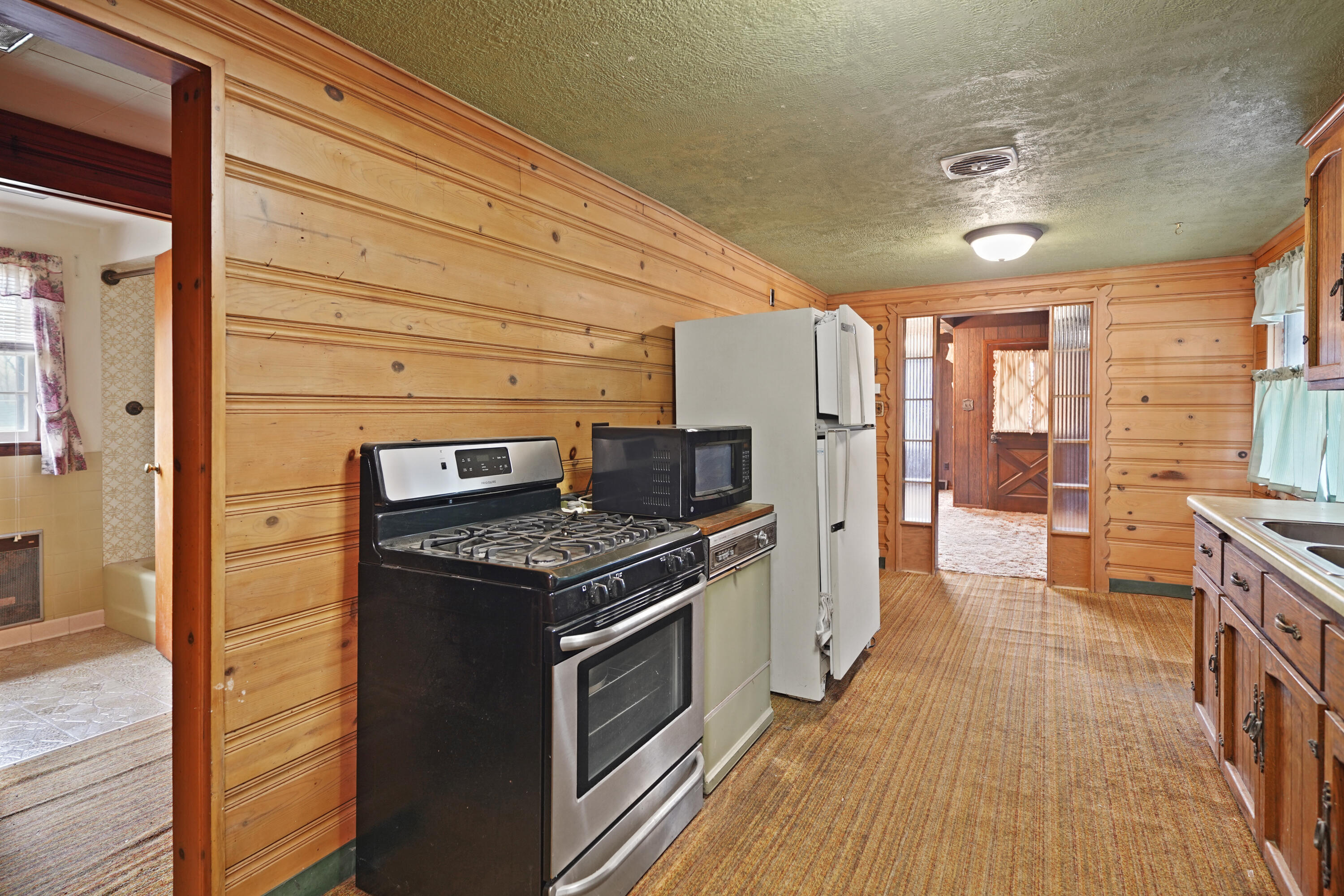 2844 Cozy Acre Road Mount Pleasant, WI 53406 - Photo 5 of 34 Appliances included