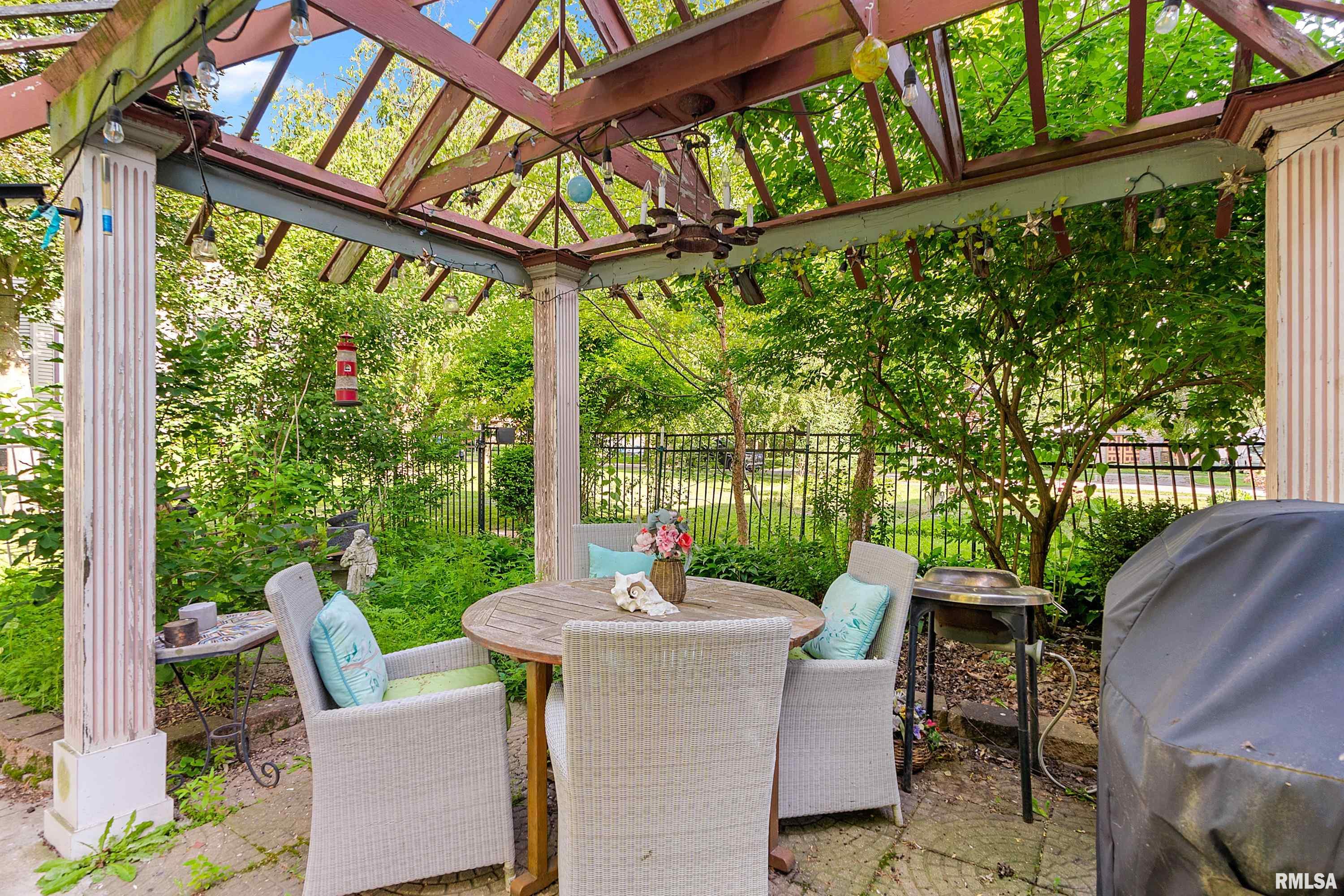 207 West 3rd Street Delavan, IL 61734 - Photo 11 of 70