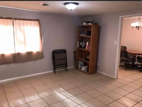 $180,000 | 310 East Park Street, Yates Center, KS 66783