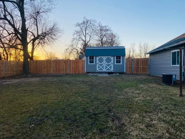 $184,000 | 310 East Park Street, Yates Center, KS 66783