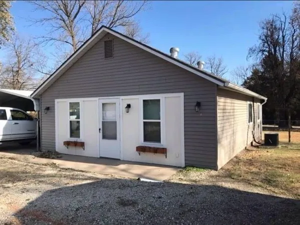$180,000 | 310 East Park Street, Yates Center, KS 66783