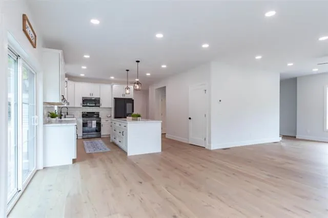 $925,000 | 77 White Rock Hill Road, Bow, NH 03304