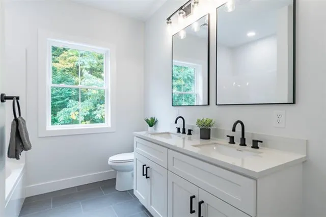 $925,000 | 77 White Rock Hill Road, Bow, NH 03304