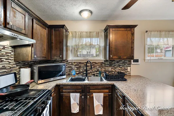 $299,900 | 875 Martin Luther King Junior Street Southeast, Grand Rapids, MI 49507