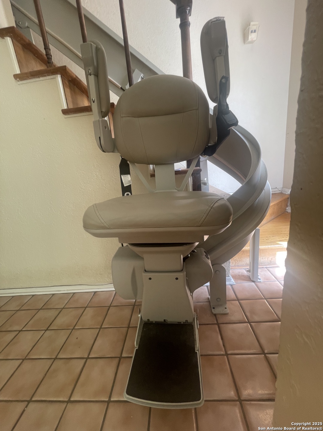 9411 Wahada Avenue San Antonio, TX 78217 - Photo 21 of 49 a bathroom with a sink and toilet