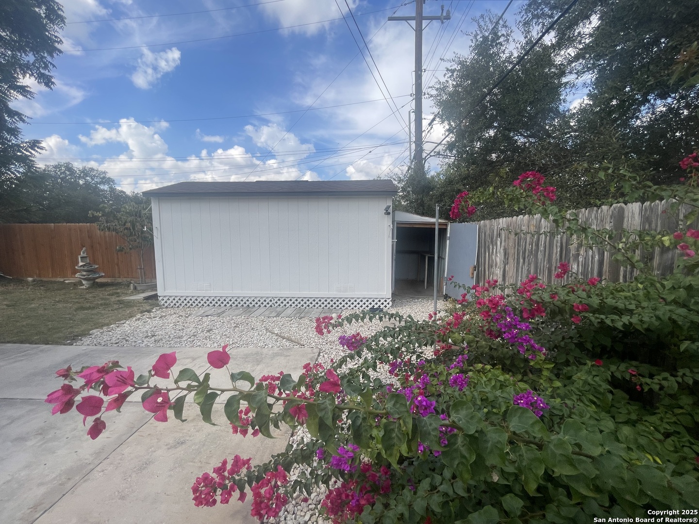 9411 Wahada Avenue San Antonio, TX 78217 - Photo 34 of 49 a front view of a house with plants