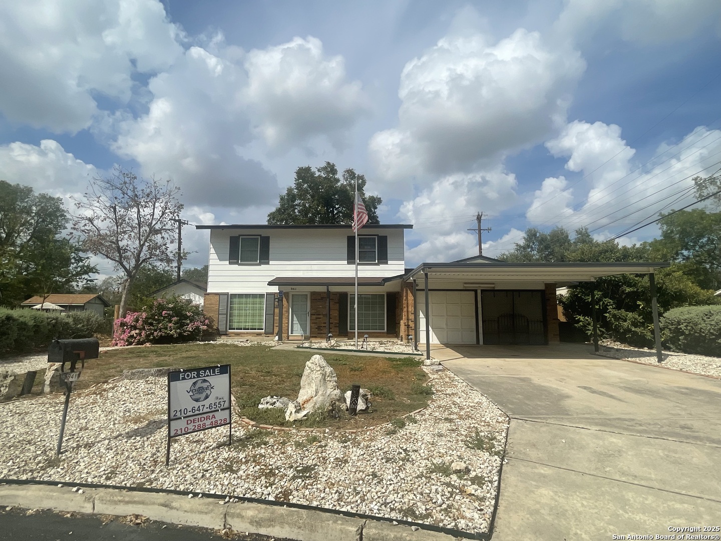 9411 Wahada Avenue San Antonio, TX 78217 - Photo 4 of 49 a view of a house with entertaining space