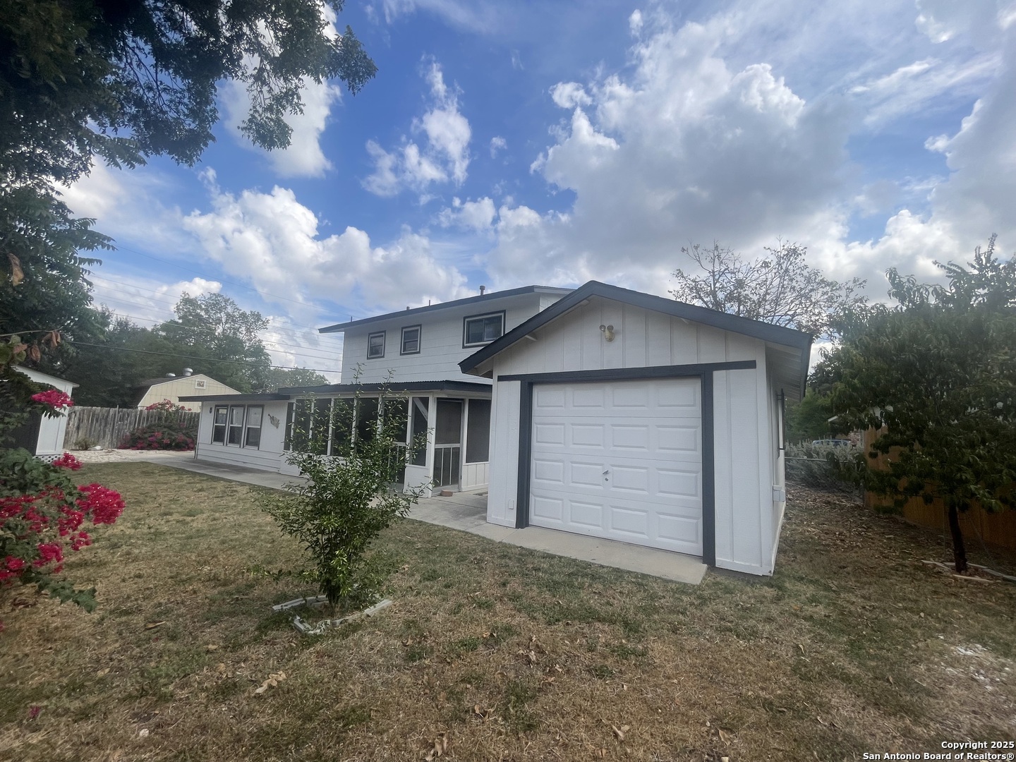 9411 Wahada Avenue San Antonio, TX 78217 - Photo 41 of 49 a backyard of a house with garage