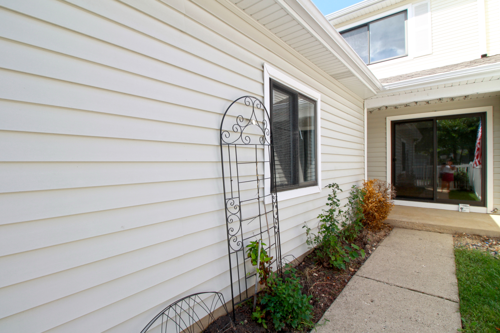 744 Ebbtide Schaumburg, IL 60193 - Photo 2 of 23