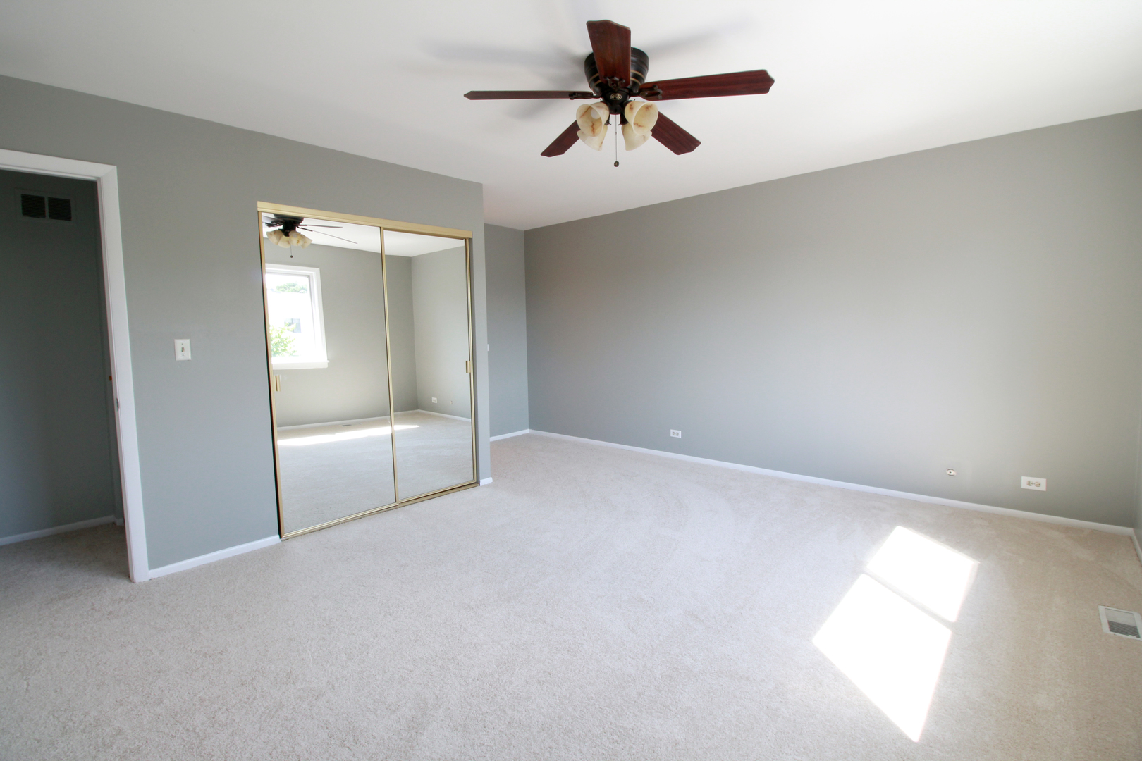 744 Ebbtide Schaumburg, IL 60193 - Photo 14 of 23