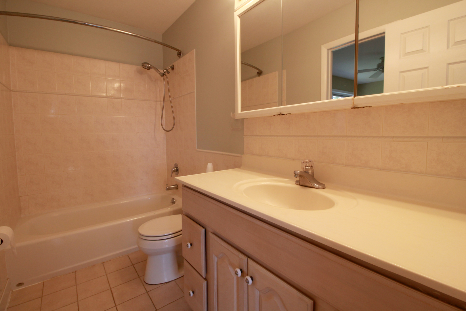 744 Ebbtide Schaumburg, IL 60193 - Photo 16 of 23