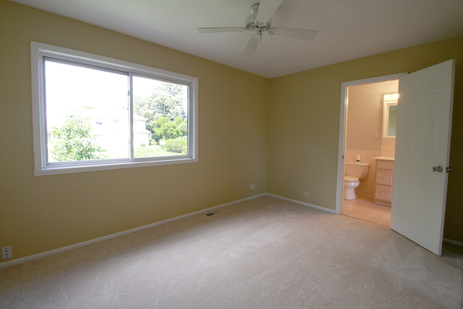 744 Ebbtide Schaumburg, IL 60193 - Photo 17 of 23