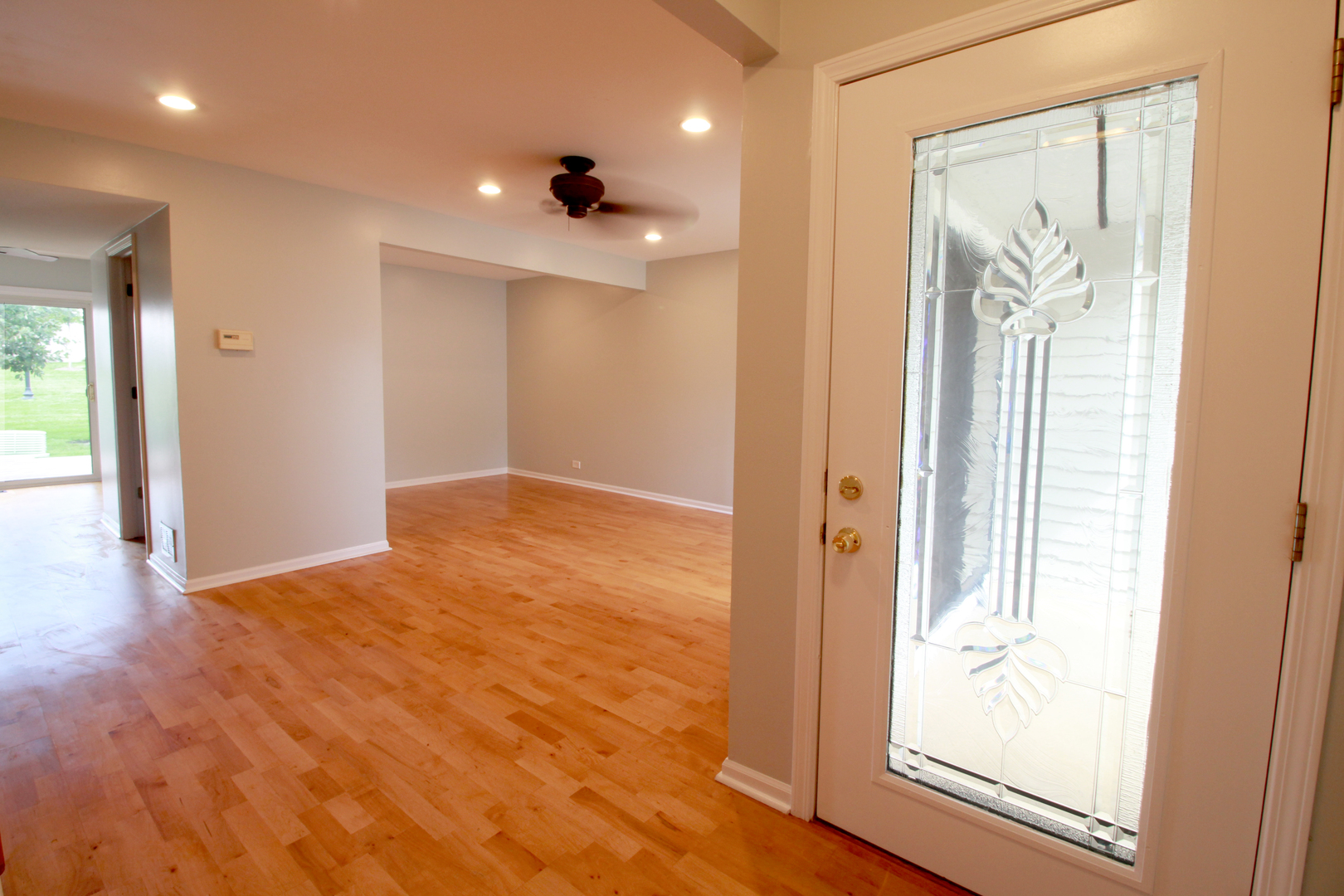 744 Ebbtide Schaumburg, IL 60193 - Photo 4 of 23