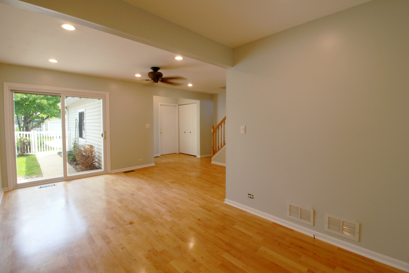744 Ebbtide Schaumburg, IL 60193 - Photo 6 of 23
