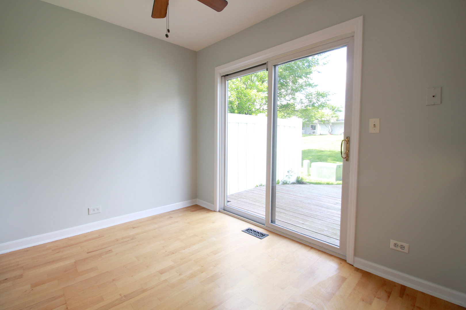 744 Ebbtide Schaumburg, IL 60193 - Photo 8 of 23