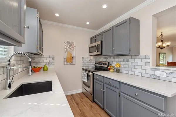 $2,600 | 4631 West Ponds Circle, Littleton, CO 80123