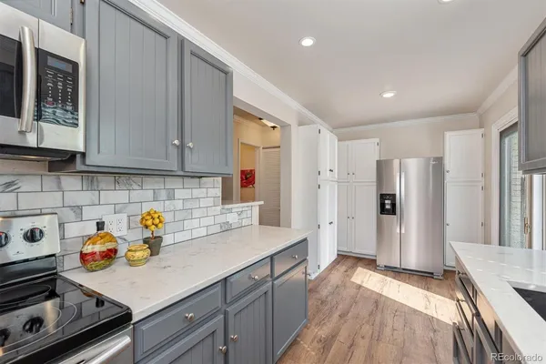 $2,600 | 4631 West Ponds Circle, Littleton, CO 80123