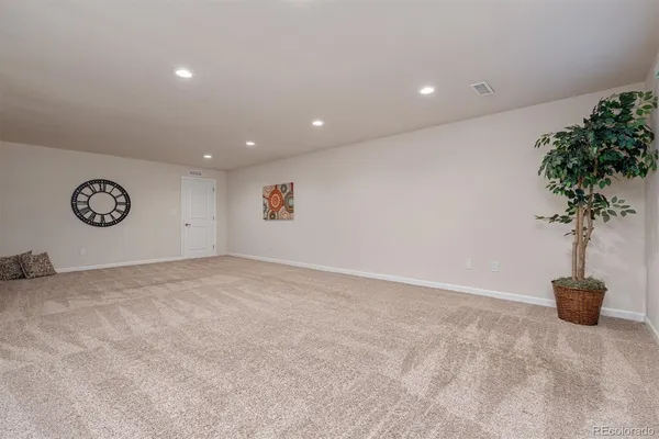 $2,600 | 4631 West Ponds Circle, Littleton, CO 80123