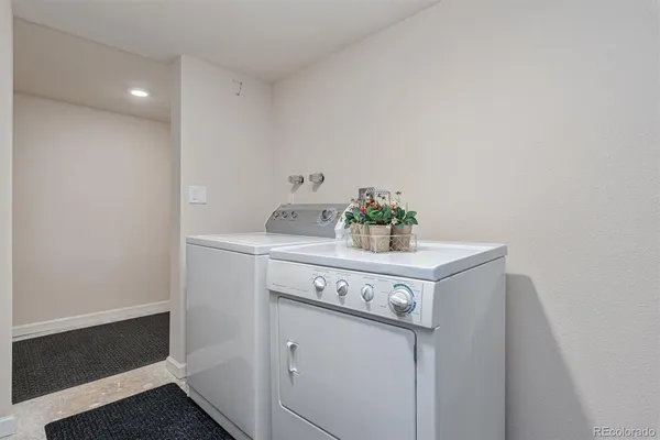 $2,600 | 4631 West Ponds Circle, Littleton, CO 80123