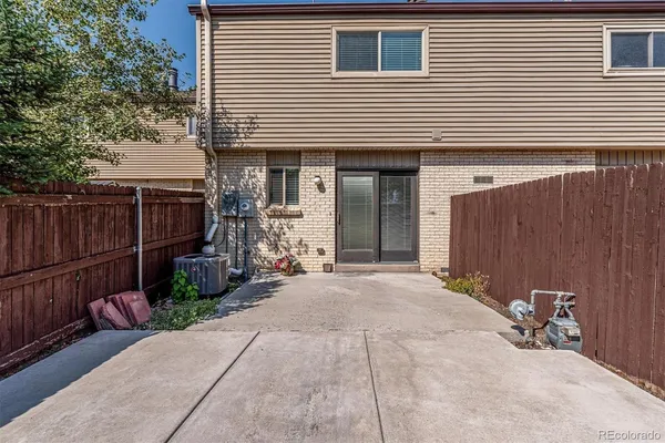 $2,600 | 4631 West Ponds Circle, Littleton, CO 80123