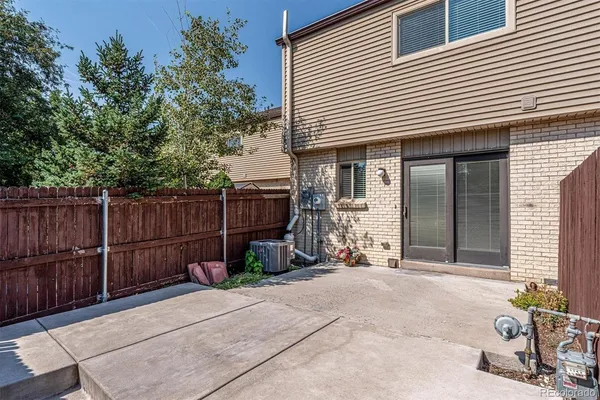 $2,600 | 4631 West Ponds Circle, Littleton, CO 80123