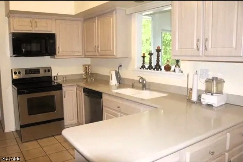 553 New Brunswick Road Somerset, NJ 08873 - Photo 21 of 36