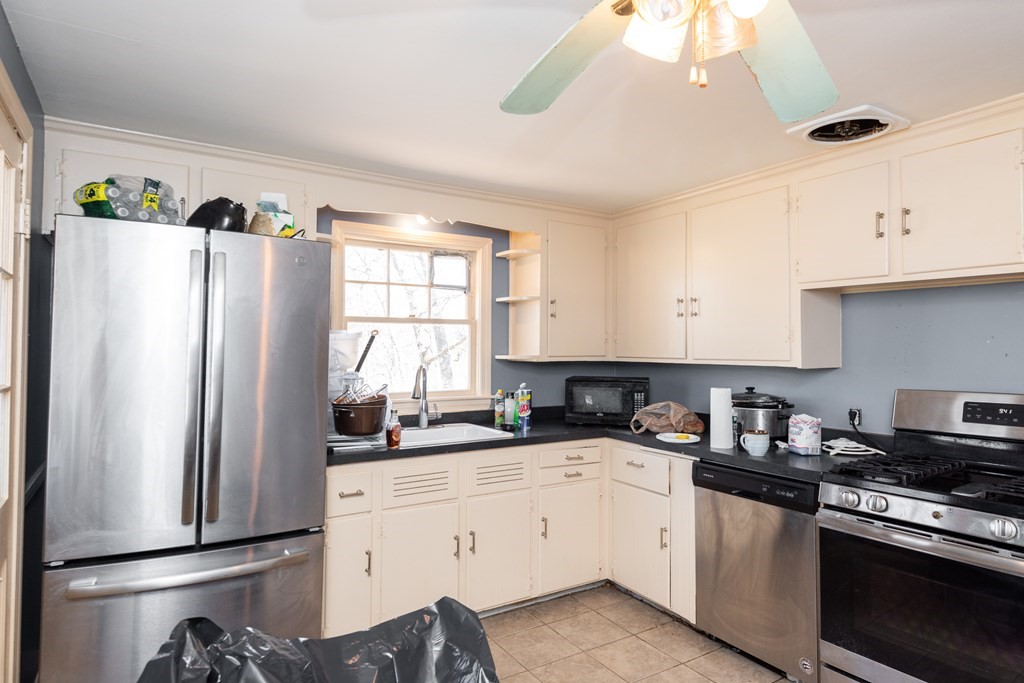 26 Longhill Road Lynn, MA 01904 - Photo 17 of 27 Gallery Image 17