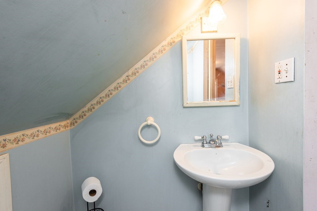 26 Longhill Road Lynn, MA 01904 - Photo 24 of 27 Gallery Image 24