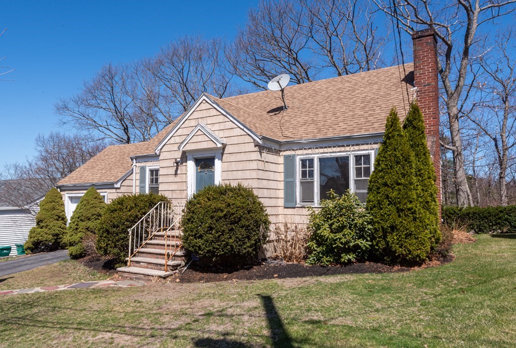 26 Longhill Road Lynn, MA 01904 - Photo 5 of 27 Gallery Image 5