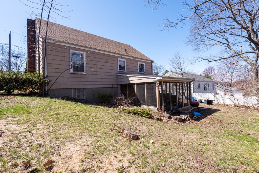 26 Longhill Road Lynn, MA 01904 - Photo 8 of 27 Gallery Image 8