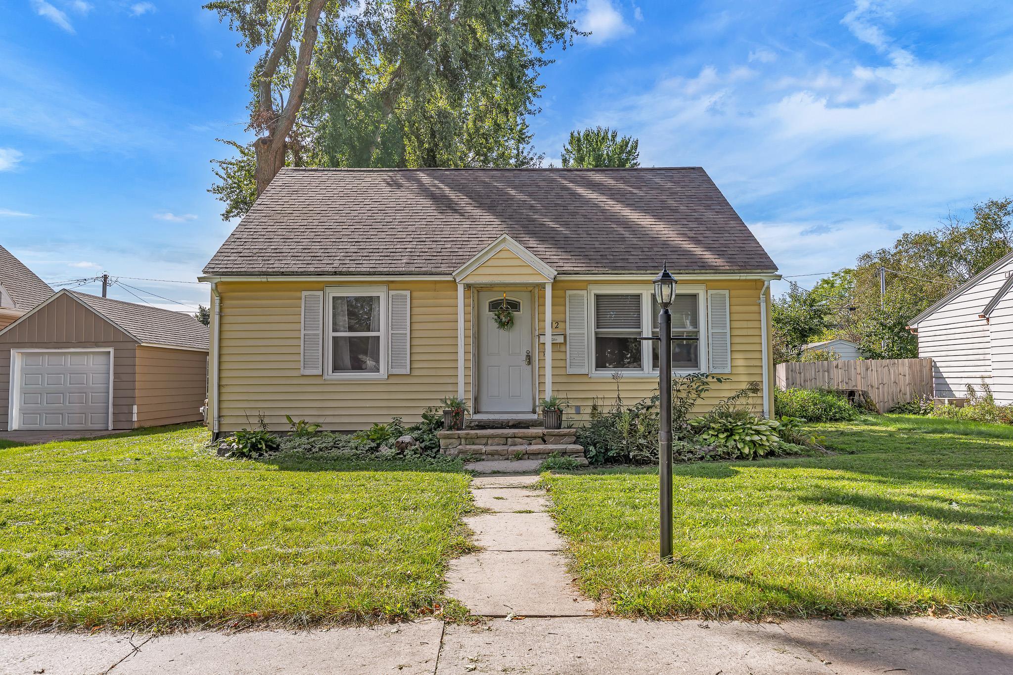 512 10th Street Baraboo, WI 53913 - Photo 2 of 29 Gallery Image 2