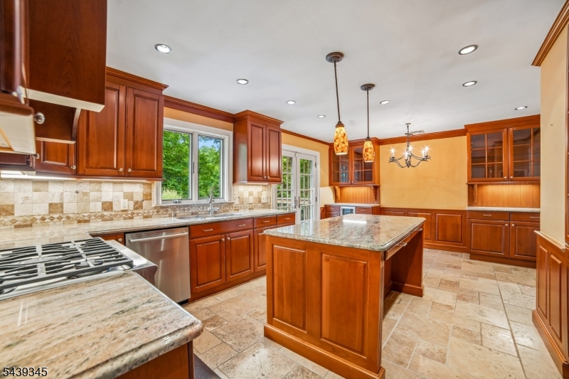 87 Reinman Road Warren, NJ 07059 - Photo 13 of 43