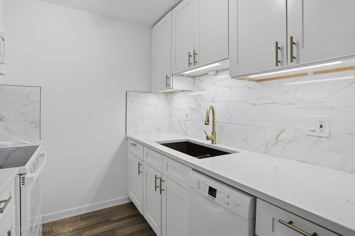 1043 South York Road, Unit 402 Bensenville, IL 60106 - Photo 4 of 23