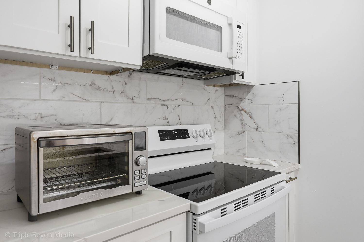 1043 South York Road, Unit 402 Bensenville, IL 60106 - Photo 6 of 23