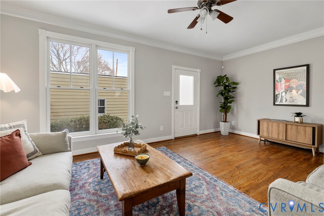106 West Jackson Street Richmond, VA 23220 - Photo 14 of 26 a living room with furniture and a large window