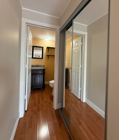 $1,800 | 8901 South Roberts Road, Unit 203, Hickory Hills, IL 60457