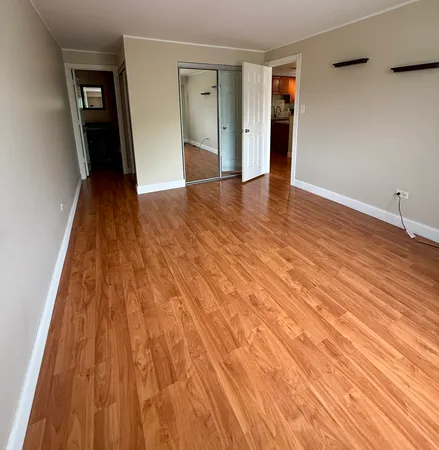 $1,800 | 8901 South Roberts Road, Unit 203, Hickory Hills, IL 60457