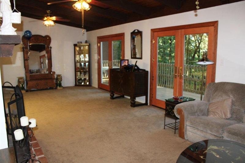 6270 Smokey Ridge Road Roanoke, VA 24018 - Photo 5 of 48 LivingRoom1