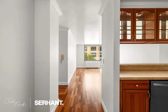 $599,000 | 2 South End Avenue, Unit 6J | Battery Park City