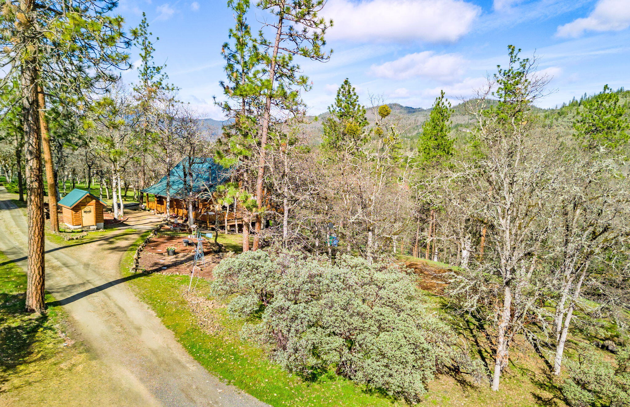 336 Rene Drive Shady Cove, OR 97539 - Photo 2 of 55 1