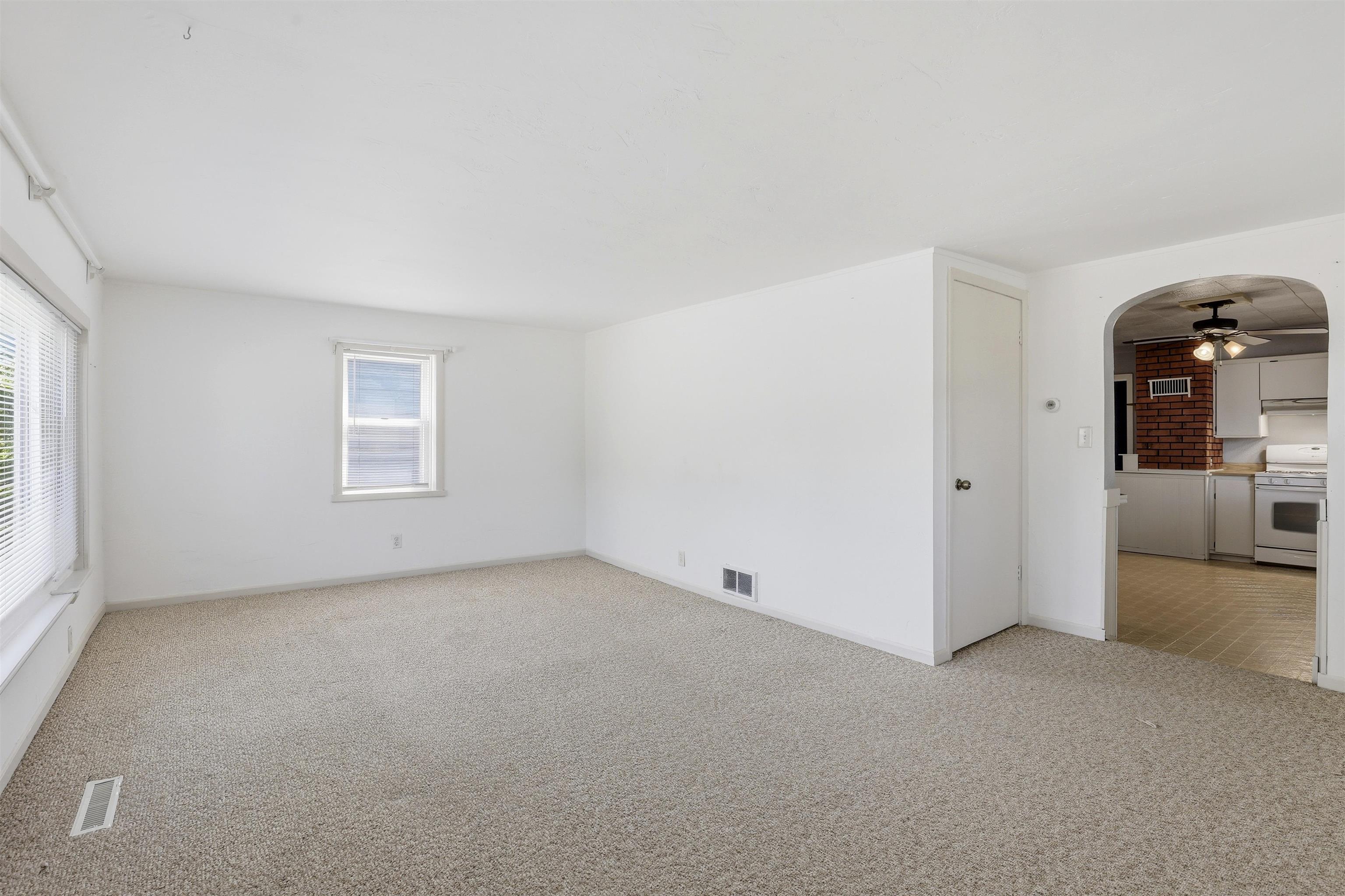 521 East Calumet Street Appleton, WI 54915 - Photo 4 of 20