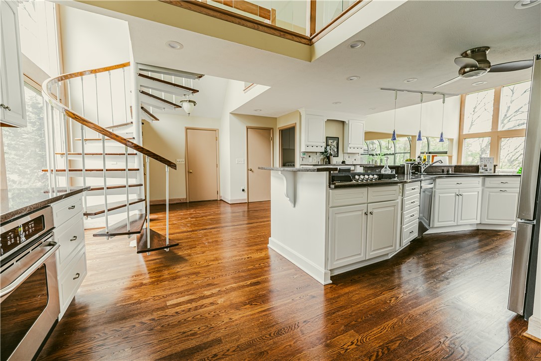 243 Inspiration Point Road Webster, NY 14580 - Photo 5 of 44