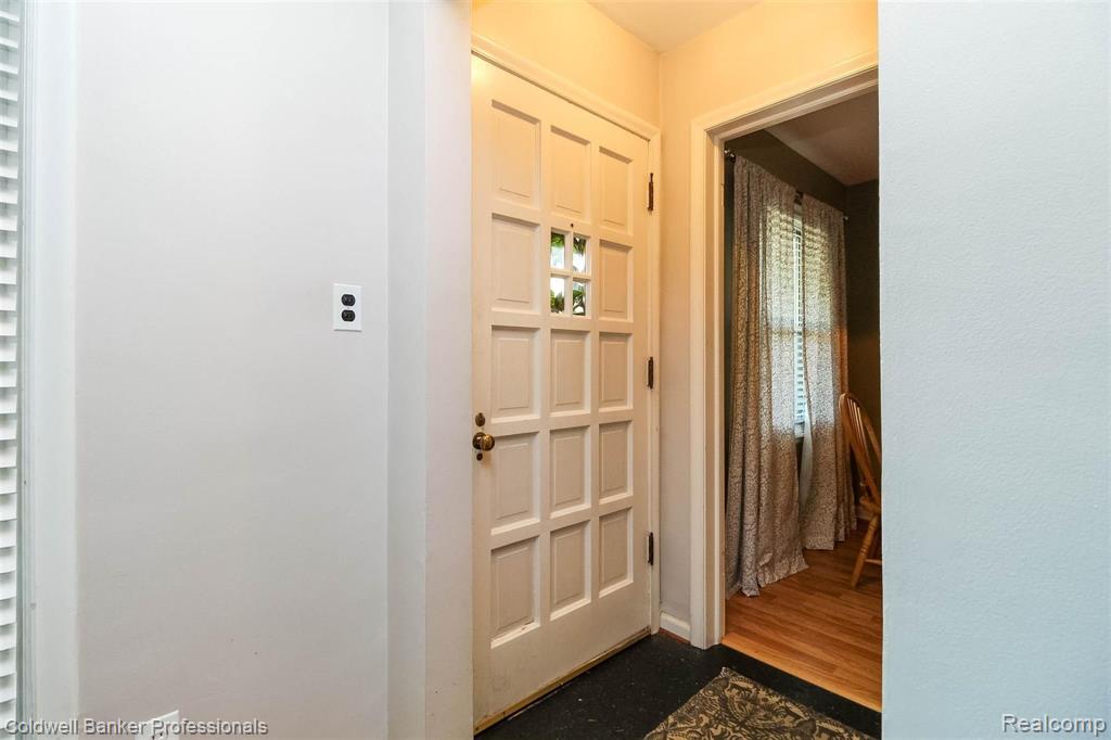 609 Lockwood Road Royal Oak, MI 48067 - Photo 5 of 49 Gallery Image 5