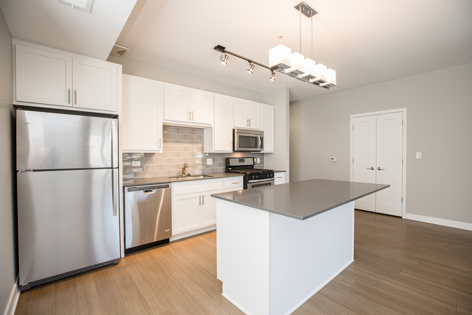 205 West Touhy Avenue, Unit 247 Park Ridge, IL 60068 - Photo 10 of 31
