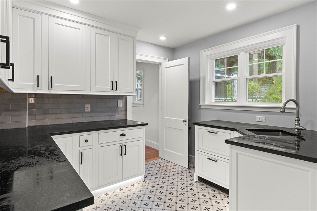 35 Beach Road Gloucester, MA 01930 - Photo 13 of 42