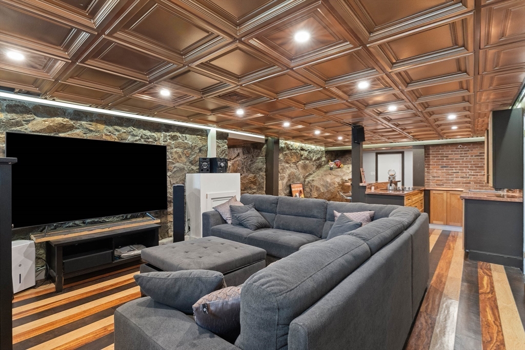 35 Beach Road Gloucester, MA 01930 - Photo 15 of 42