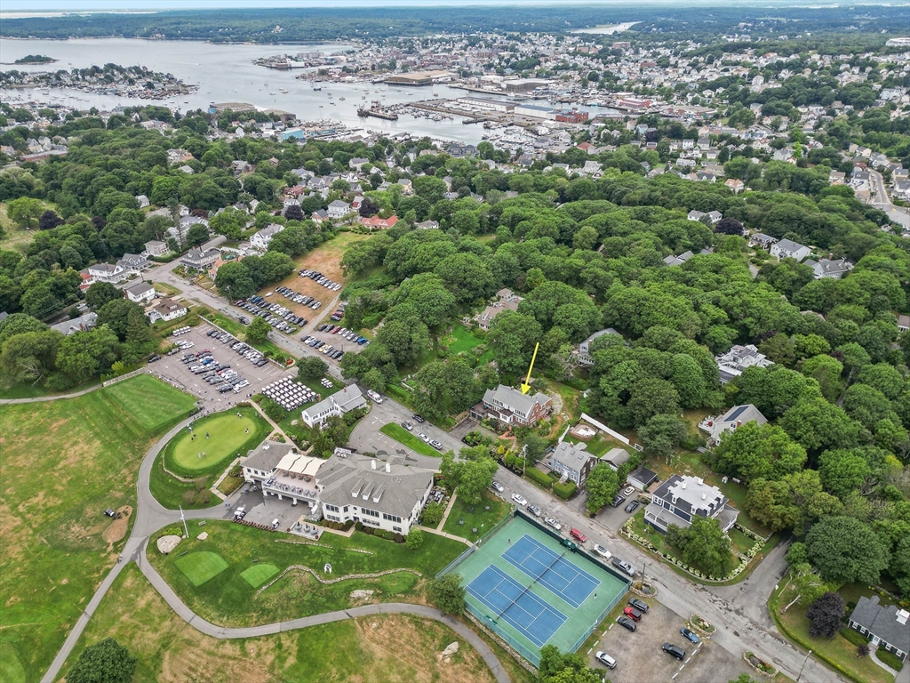 35 Beach Road Gloucester, MA 01930 - Photo 4 of 42